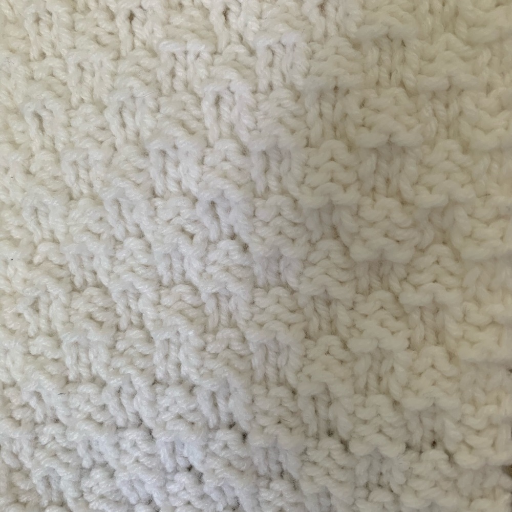 Handmade White Knit Scarf - Picture 3 of 3